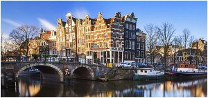 vodné kanaly v Amsterdame