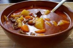 recept na gulášovú polievku