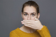 návod ako odstrániť nepríjemný zápach z úst