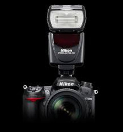 fotoaparát Nikon s bleskom