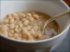 Biela fazuľová polievka